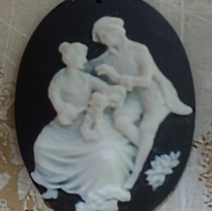 Set of 3 Pendants Romantic Couple, Cameo Rose NWOT